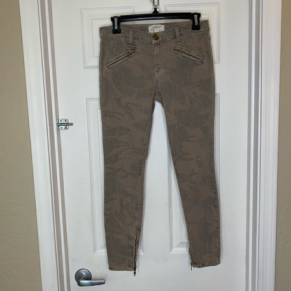The Silverlake Zip Commando Camo Jeans
